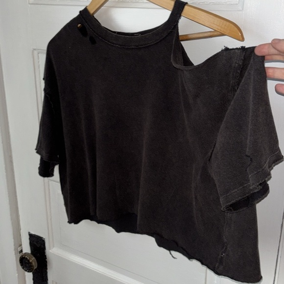 WE THE FREE HOLEY DISTRESSED CROPPED TEE - Picture 3 of 7